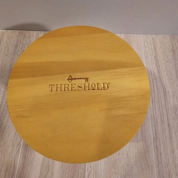 NWT Whiskey + Oak 3-Wick Wood Candle by Threshold - 23oz - Picture 3 of 5